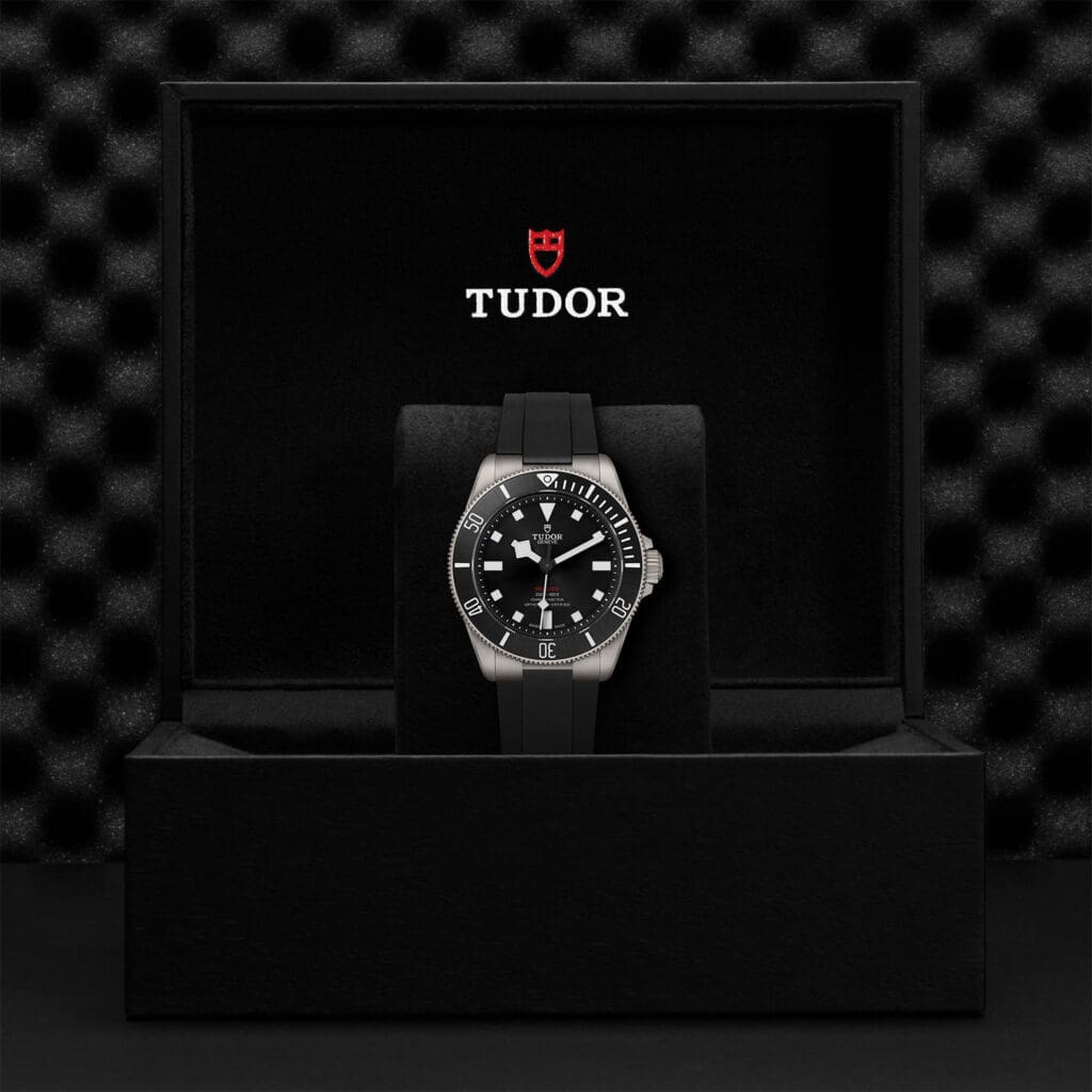 M25407N-0001__ab__black_rubber__52970.jpg