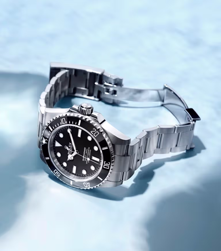Rolex Submariner Ambiance M124060 0001 Portrait.jpg