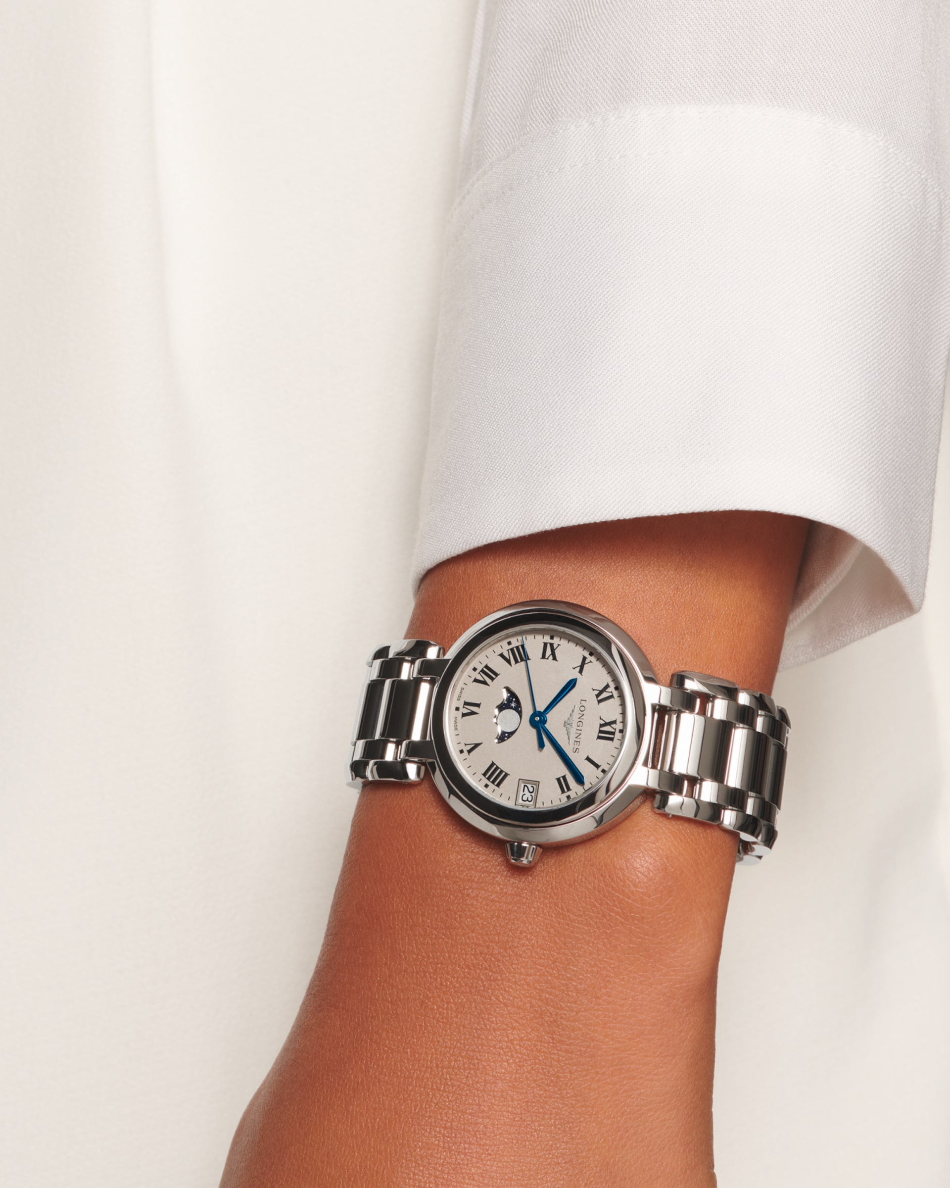 longines-primaluna-moonphase-l8-115-4-71-6-detailed-view-1600×2000-4-71b283