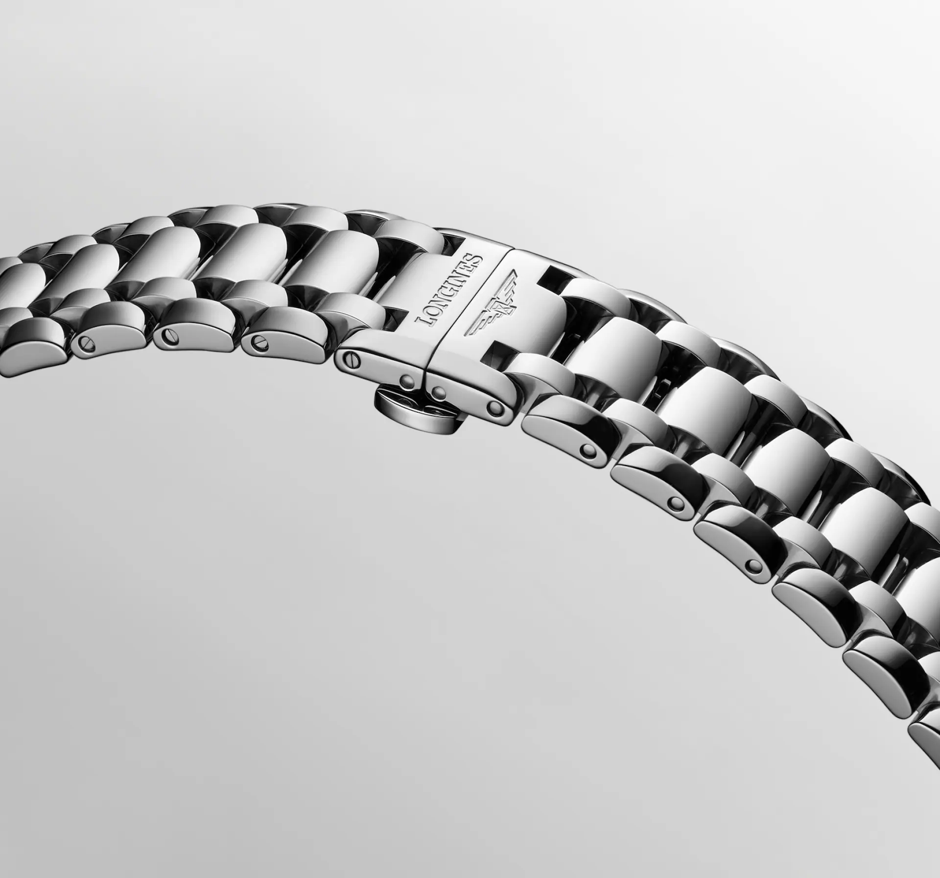 longines-primaluna-moonphase-l8-126-4-71-6-detailed-view-2143×2000-5-9ba834.jpg